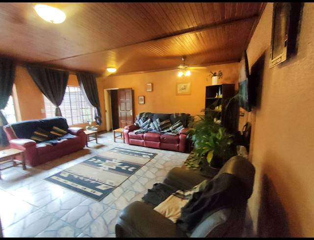 4 BEDROOM HOUSE FOR SALE IN BRACKENHURST